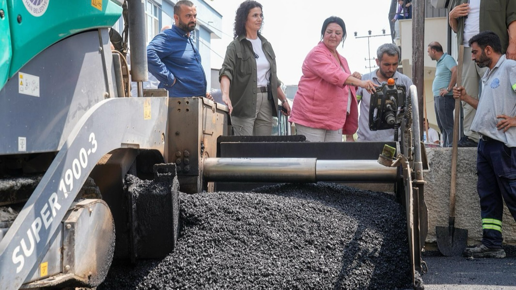 Seyhan’da Asfalt Hamlesi Devam Ediyor