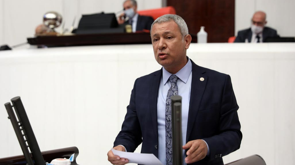 Sümer'den Kozan Mal Müdürlüğü’nün Kapatılmasına Tepki:''Sessiz Bir Terk Eylemidir!''