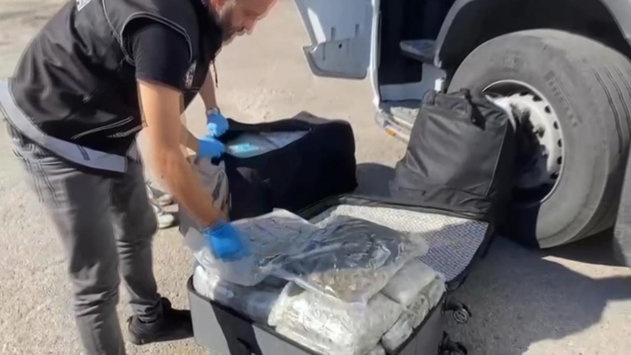 80 Milyonluk Uyuşturucuyla Yakalandı:''Arkadaşım Rica Etti,Götürdüm'