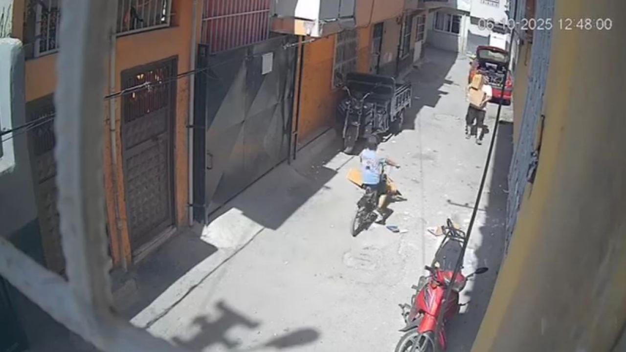 Sokakta Üzerine Karton Örten Çocuk Ölümden Döndü