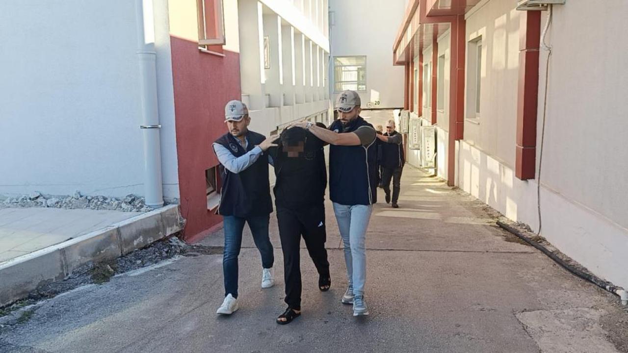 Adana'da DEAŞ Operasyonu: 3 Tutuklama