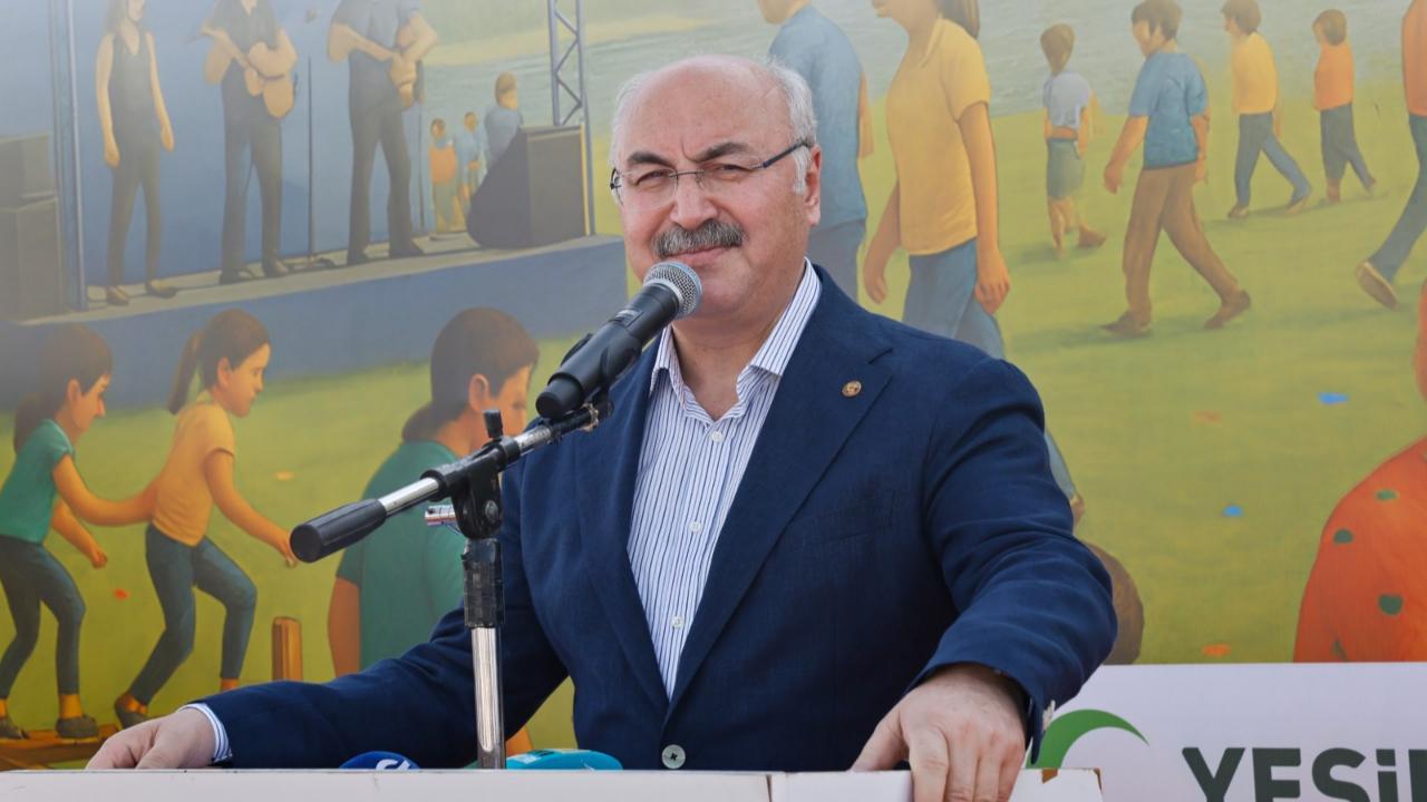 ''Aile Bütün Toplumların En Temel Yapı Taşıdır''
