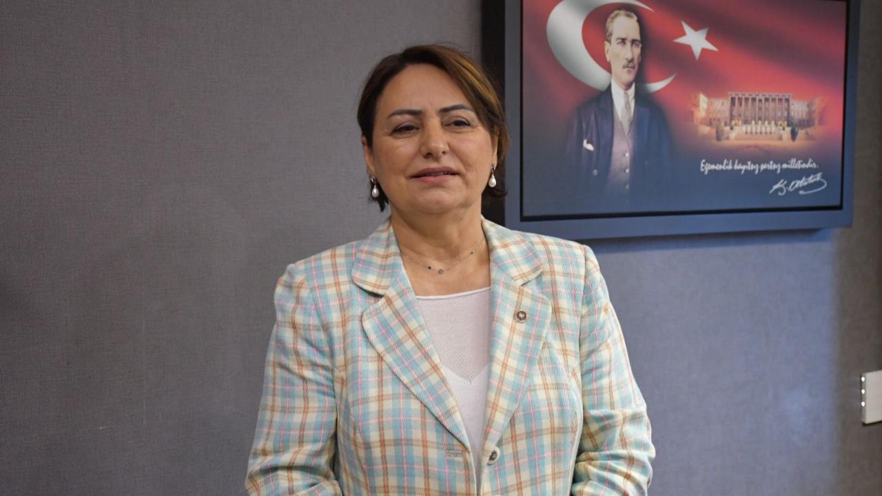 “Atatürk, Daima Yolumuzu Aydınlatıyor”