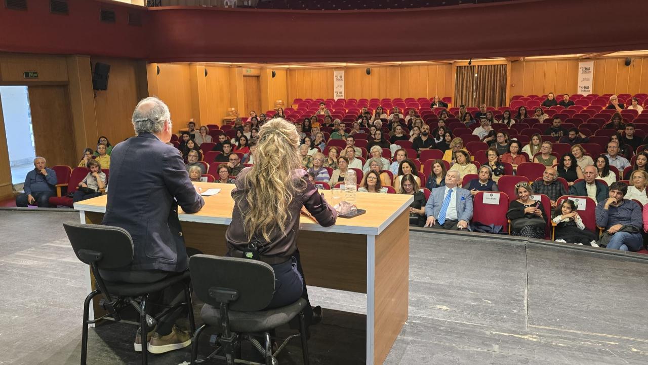 ÇYDD Adana'da Edebiyat ve Tarihi Buluşturdu