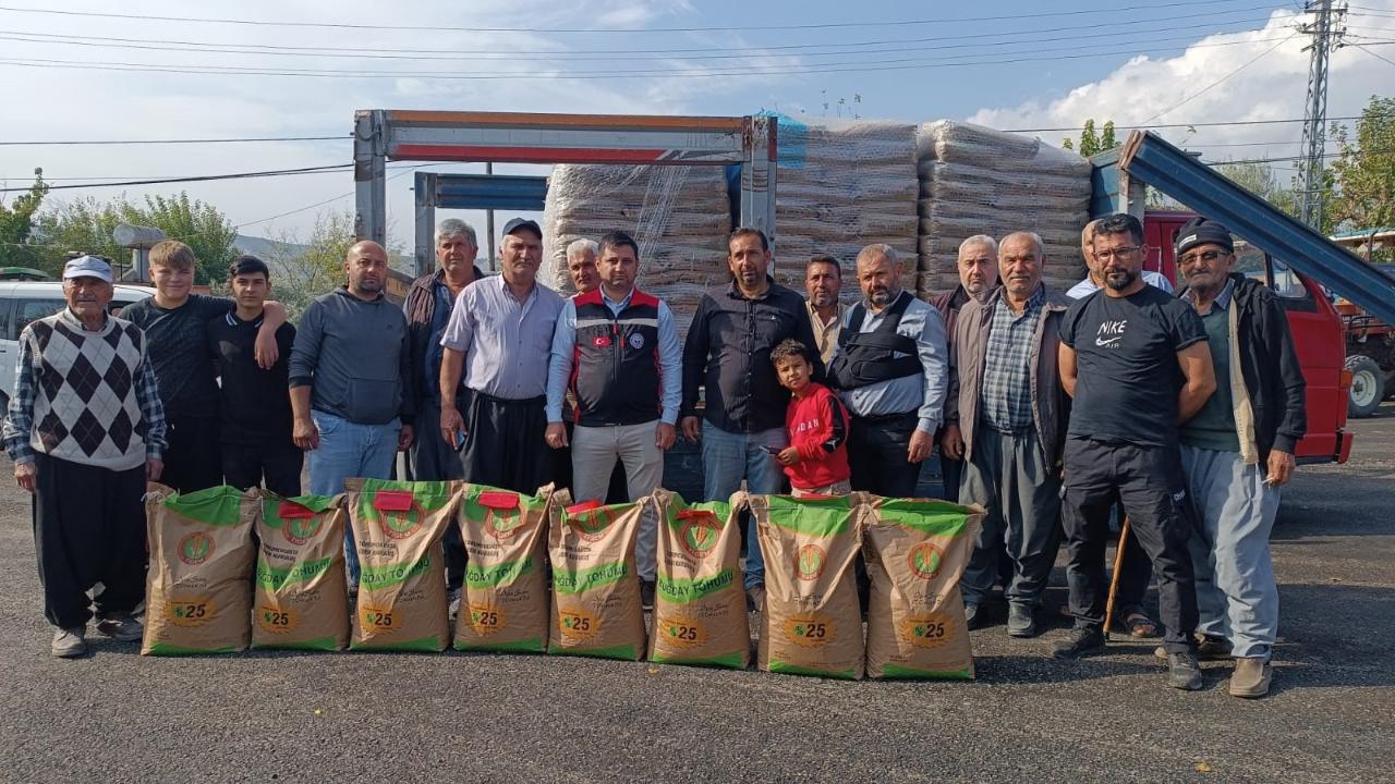 İmamoğlu’nda Üreticilere Buğday Tohumu Desteği