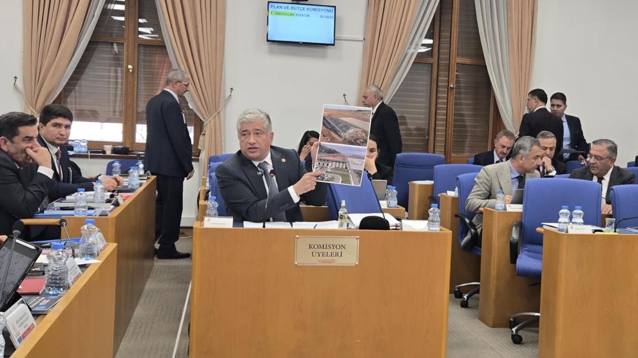 Kısacık’tan Bakan Uraloğlu’na:''Adana Sahipsiz Kaldı!''