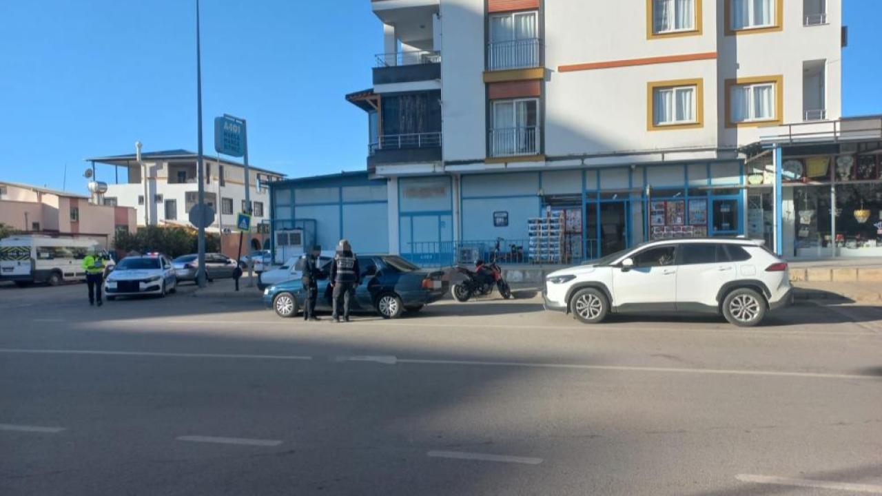 Kozan'da Güven Uygulamaları:3 Şahıs Yakalandı