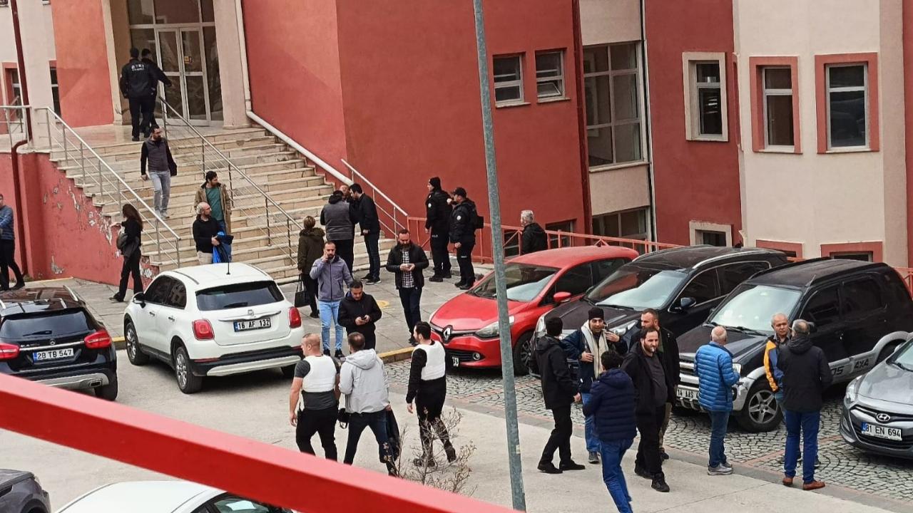 Üniversitede Rehine Krizi