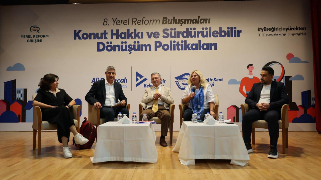 Yüreğir’de ''Konut Hakkı ve Dönüşüm'' Paneli