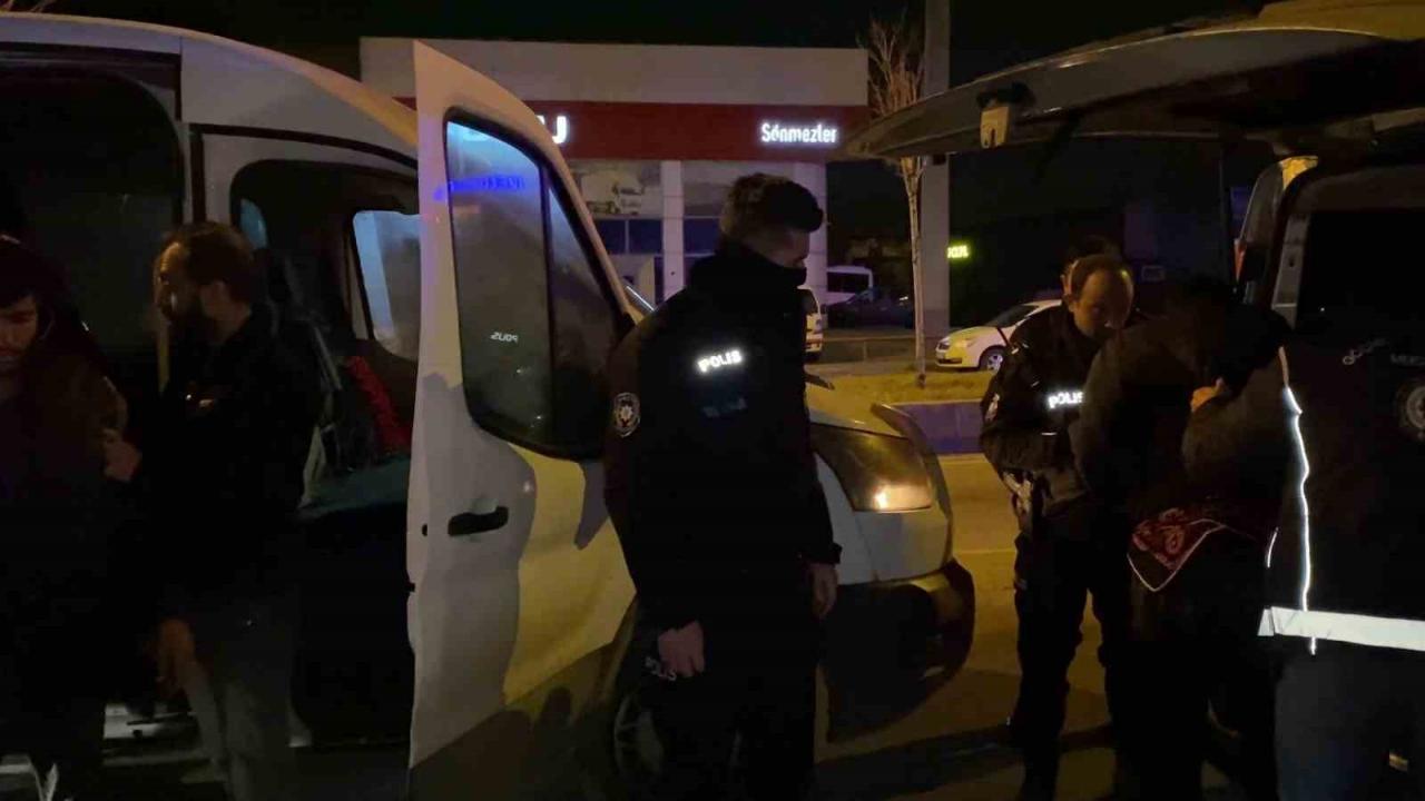 37 Kaçak Göçmen ve 10 Organizatör Yakalandı