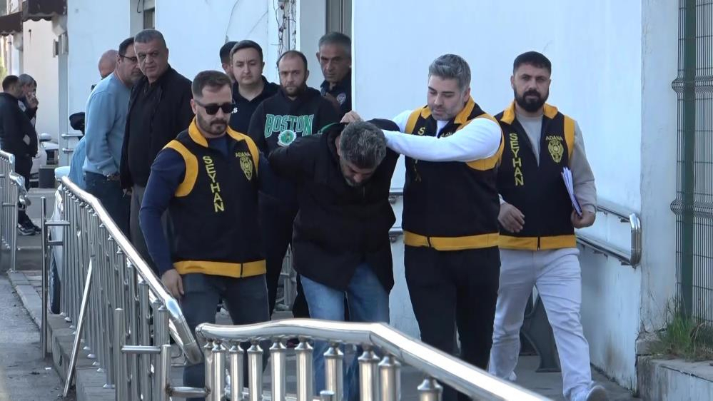 Sahte Kimlikli Yazar Cinayet Firarisi Çıktı!