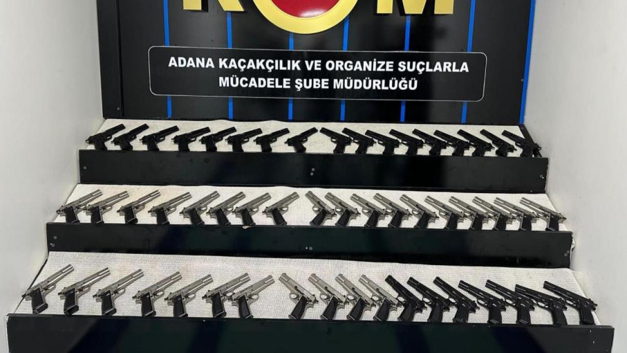 Suç Örgütlerine Darbe:53 Tabanca Ele Geçirildi