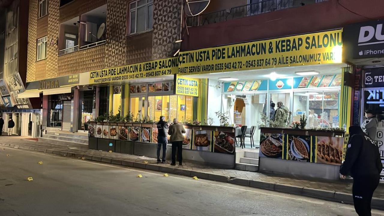 Kebapçıya Kurşun Yağdırdılar:2 Yaralı