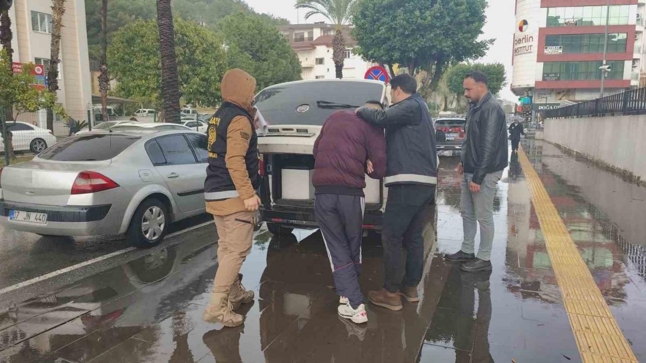 Özbekistanlı Kadınları Fuhuşa Zorladılar:2 Tutuklama
