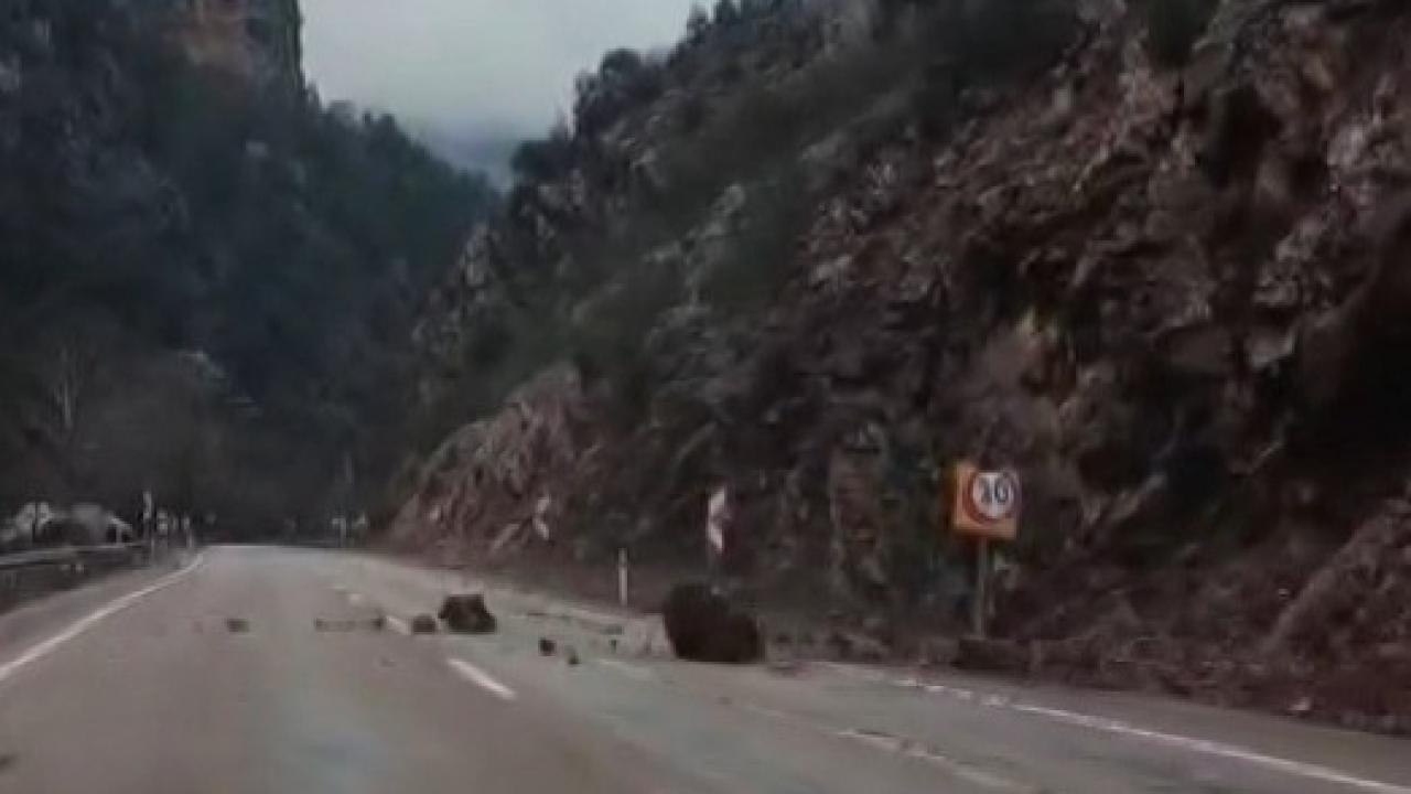 Tehlikeli Yol!