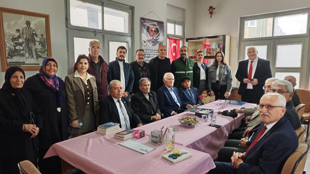 KADİRLİ KA-VAK üç Bayram kutladı