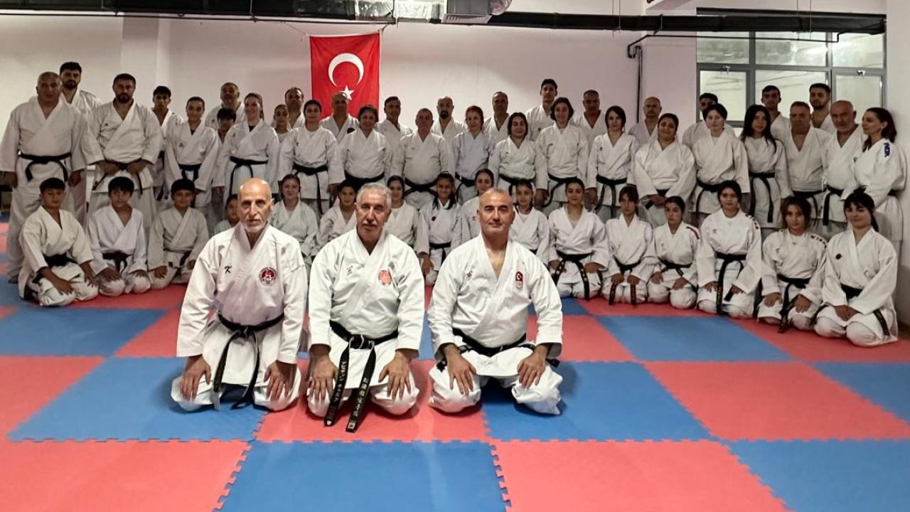 Adana’da Dev Karate Buluşmasi:Türk Karatesinin Duayenleri Mindere Çikti!