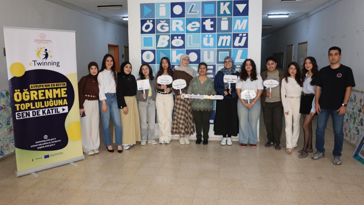 ÇÜ, eTwinning İş Birlikleri İle Yenilikçi Eğitim Uygulamalarını Hayata Geçiriyor