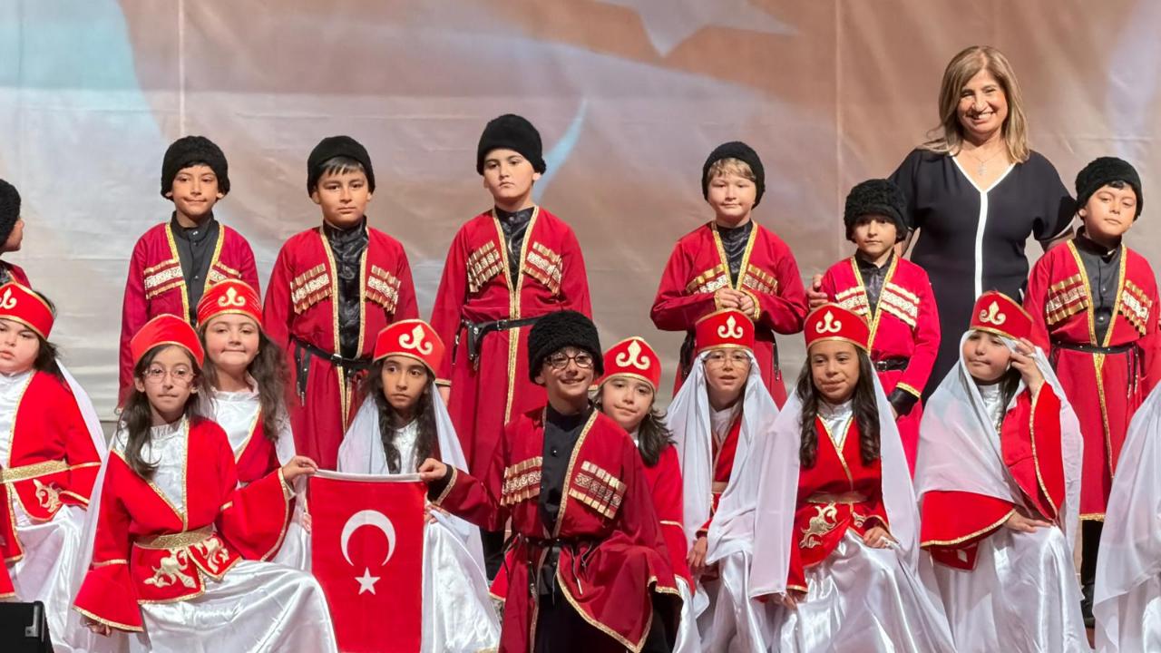 Nefise Necip’te minik yüreklerden dev performans