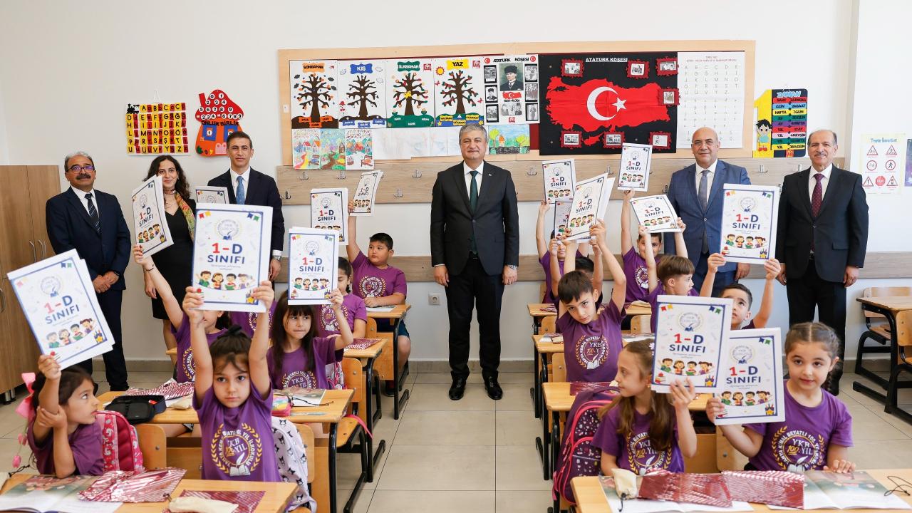 Adana'da 485 Bin 252 Öğrenci Karne Aldı