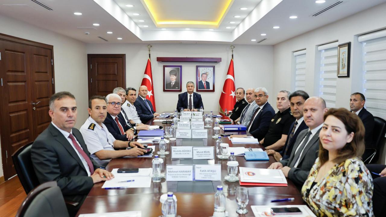 Adana’daki Kamu Yatırımları Vali Mustafa Yavuz Başkanlığında Değerlendirildi