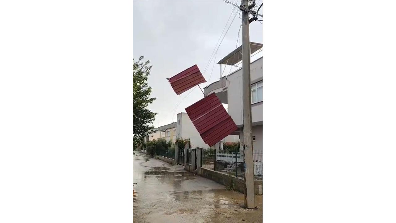 Adana'nın Kuzey İlçelerinde Kuvvetli Rüzgar Etkili Oldu