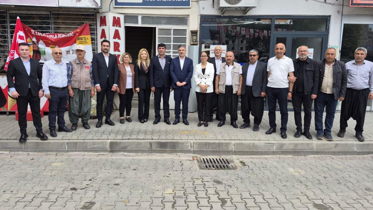 AK Parti Adana Teşkilatı Bayramda Sahadaydı