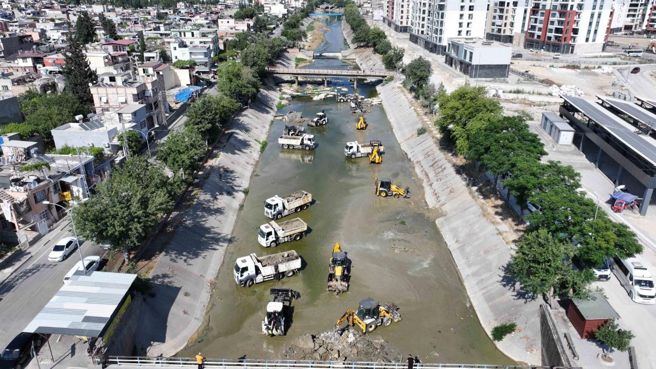 ASKİ, Sarıçam Deresi’nde Kapsamlı Temizlik Başlattı