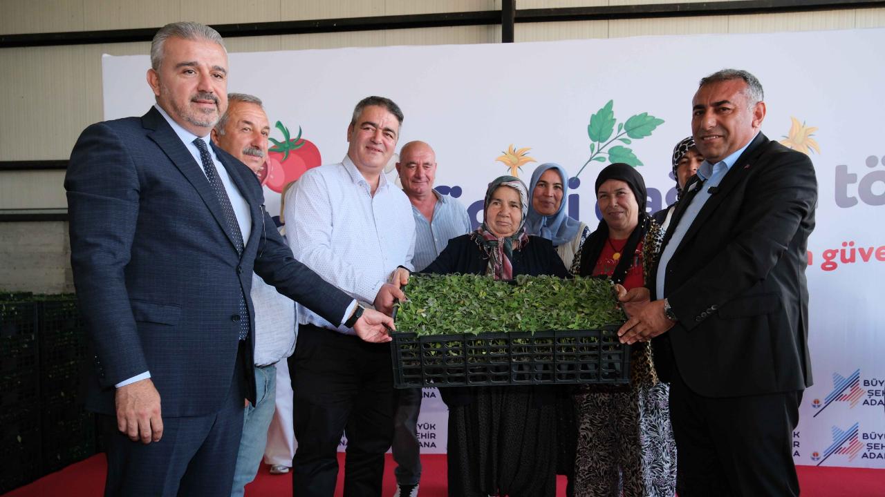 Büyükşehir’den Aladağ Üreticisine 400 Bin Domates Fidesi