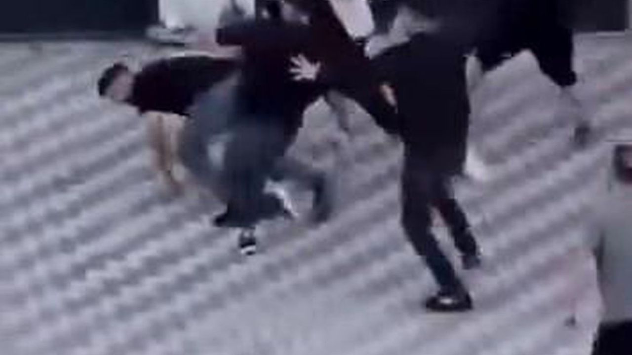 Kemer ve Istakalarla Birbirlerine Saldırdılar!