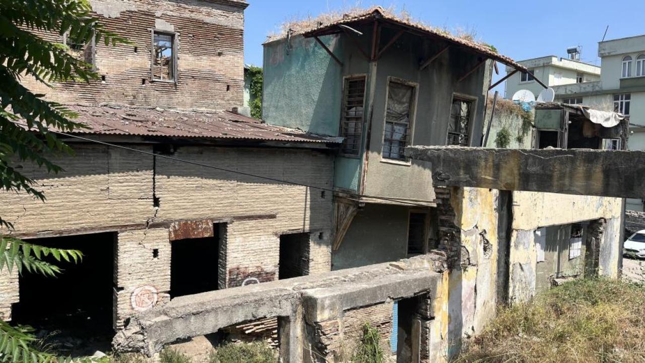 Metruk Binalar Korku Saçıyor