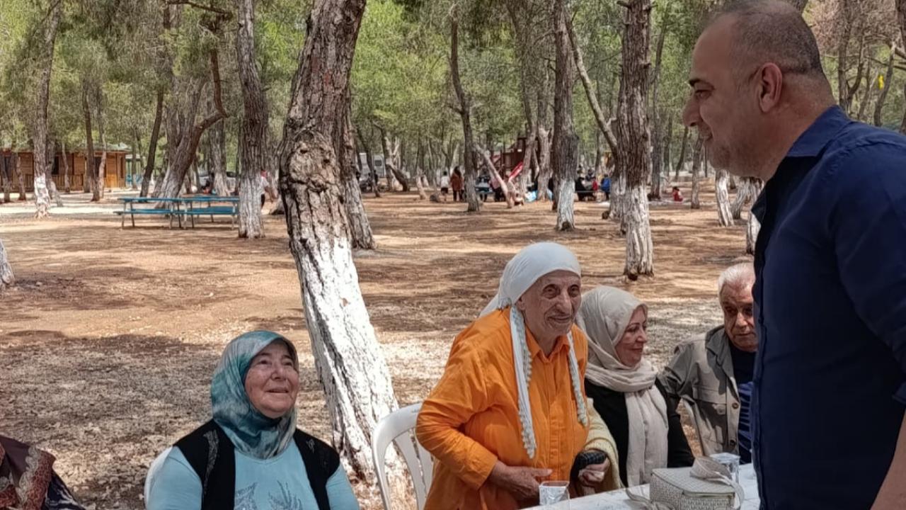 MHP Seyhan'dan Yaşlılara Vefa
