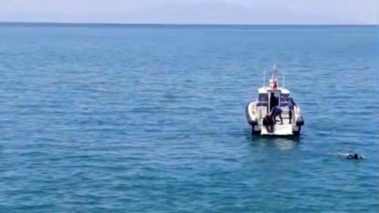 Otomobil Van Gölü’ne Uçtu