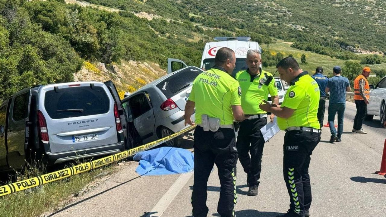 Otomobiller Çarpıştı:1 Ölü, 5 Yaralı