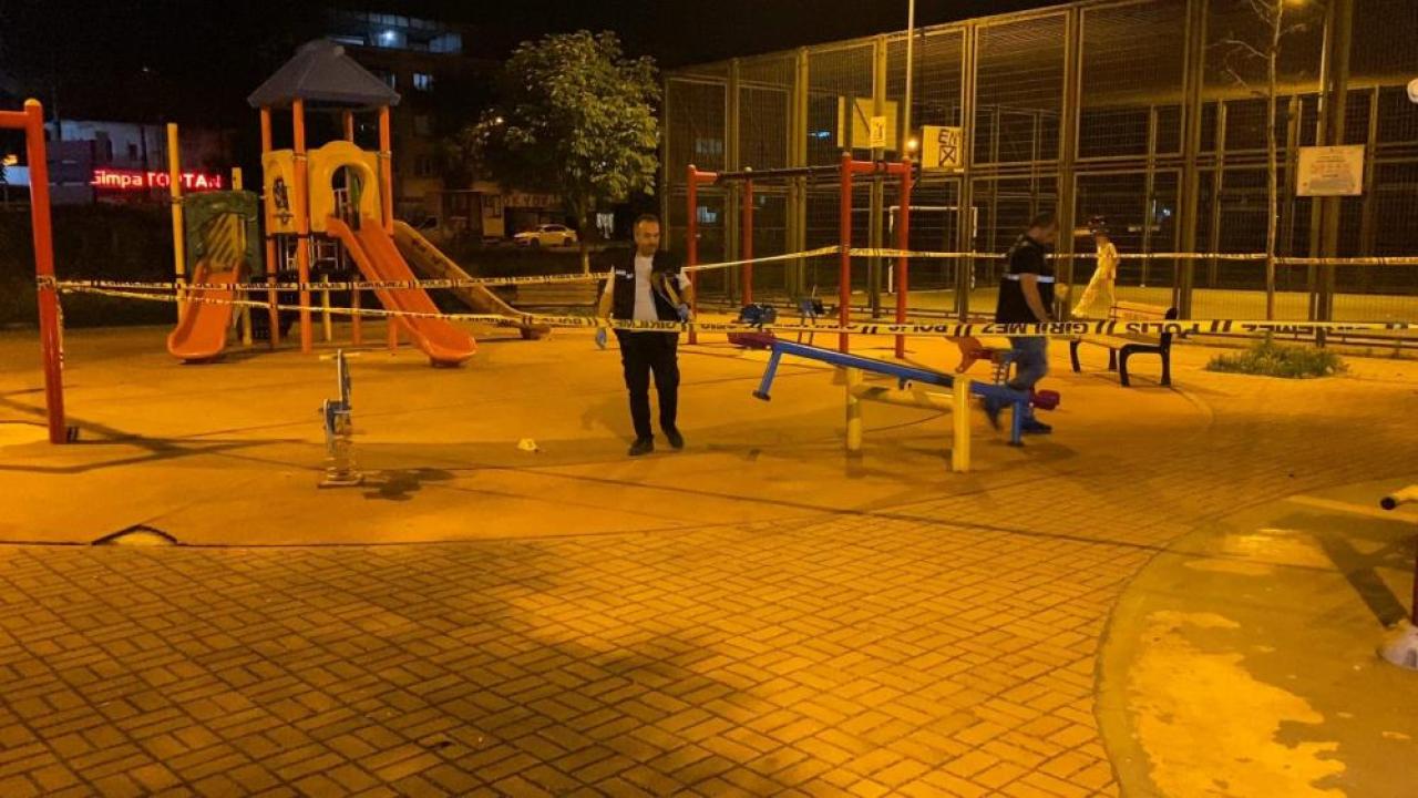 Parktaki Gençlere Pompalı Tüfekle Saldırdı:10 Yaralı