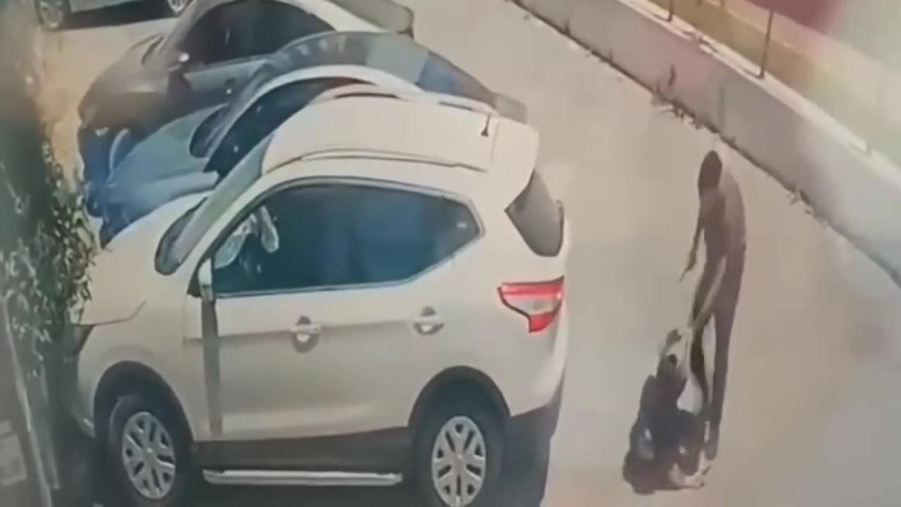 Platonik Aşk Dehşeti:Genç Kadını Sokak Ortasında Bıçakladı