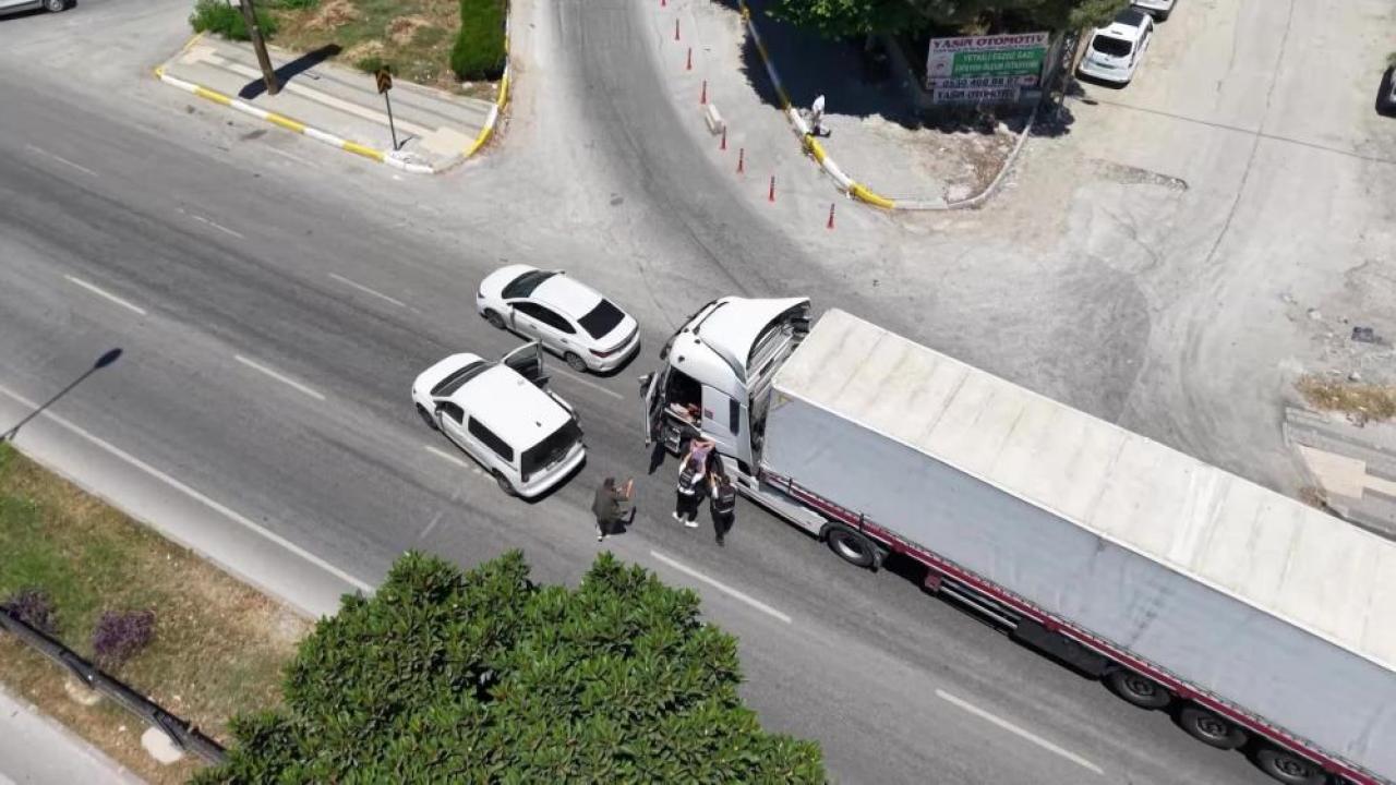 Polisten Nefes Kesen Operasyon:1 Milyon 800 Bin Hap Ele Geçirildi