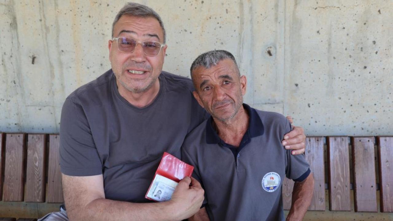 Temizlik Görevlisinden Örnek Davranış