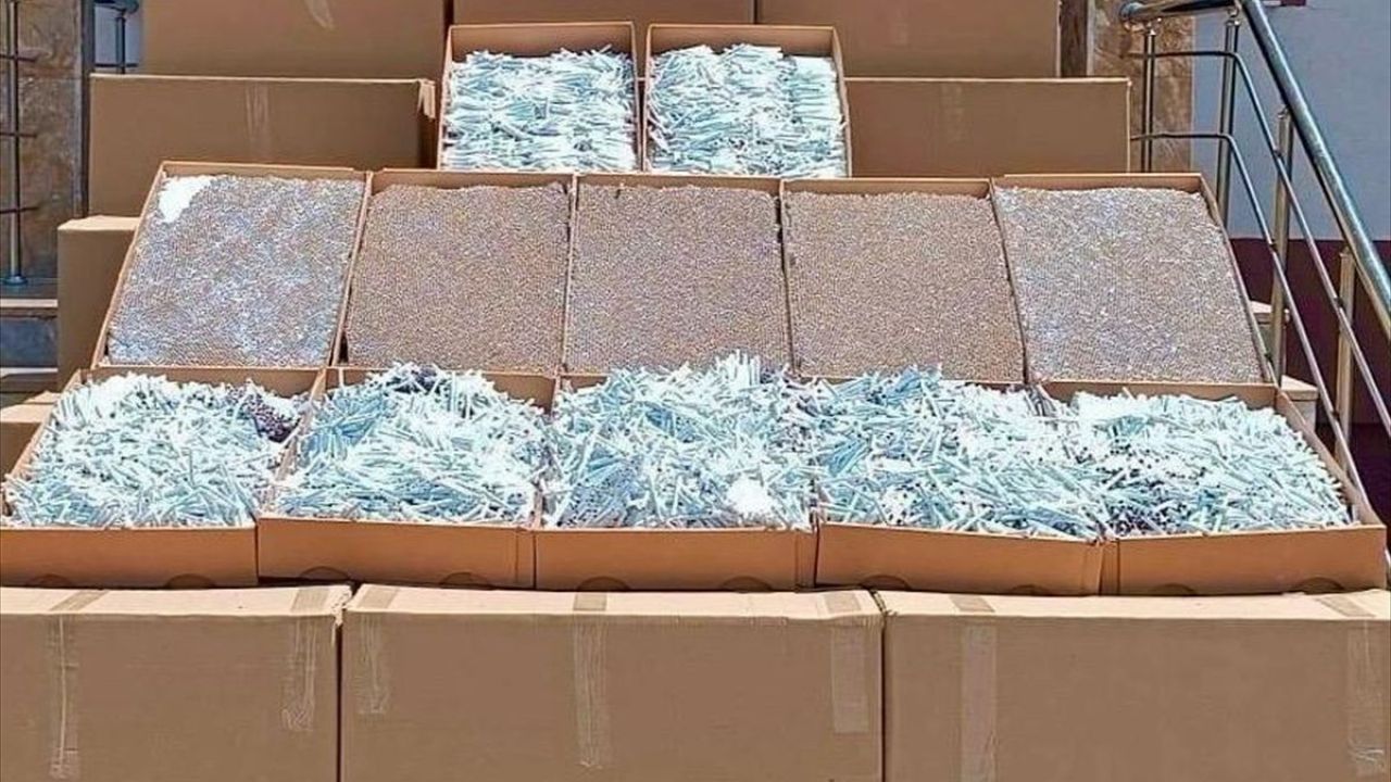 1 Milyon 26 Bin Doldurulmuş Makaron Ele Geçirildi