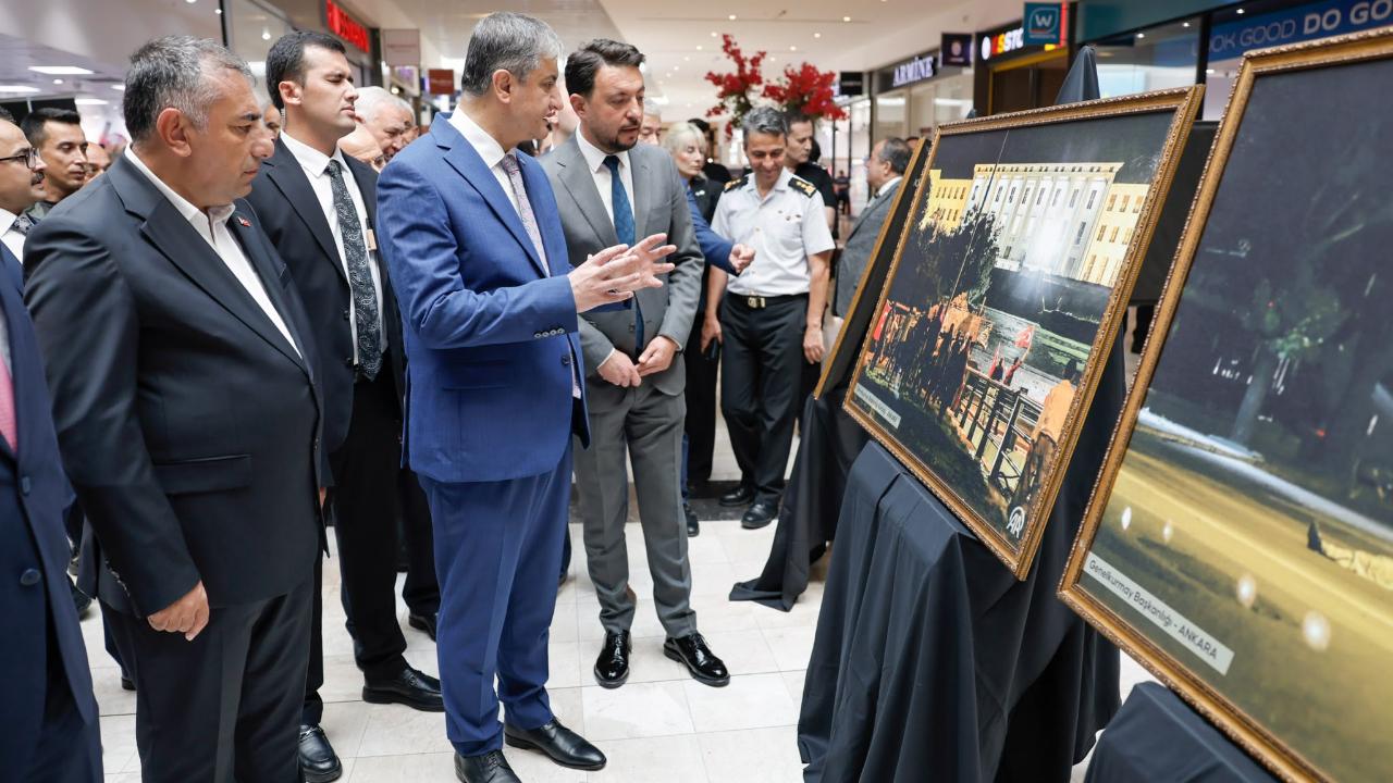 Adana'da ''15 Temmuz Demokrasi ve Milli Birlik Günü'' Fotoğraf Sergisi Açıldı
