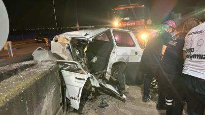 Adana'da Otomobil Beton Bariyere Çarptı: 1 Ölü