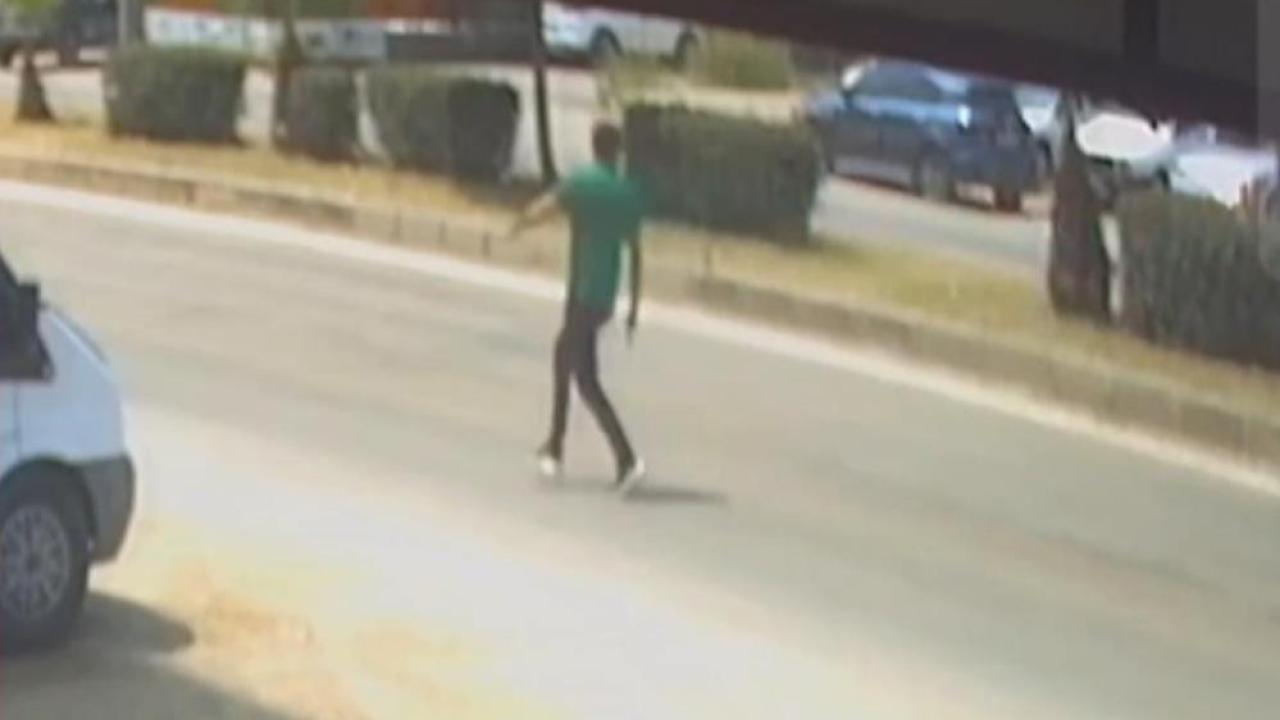 Adliye Önünde Silahlar Konuştu:2 Yaralı