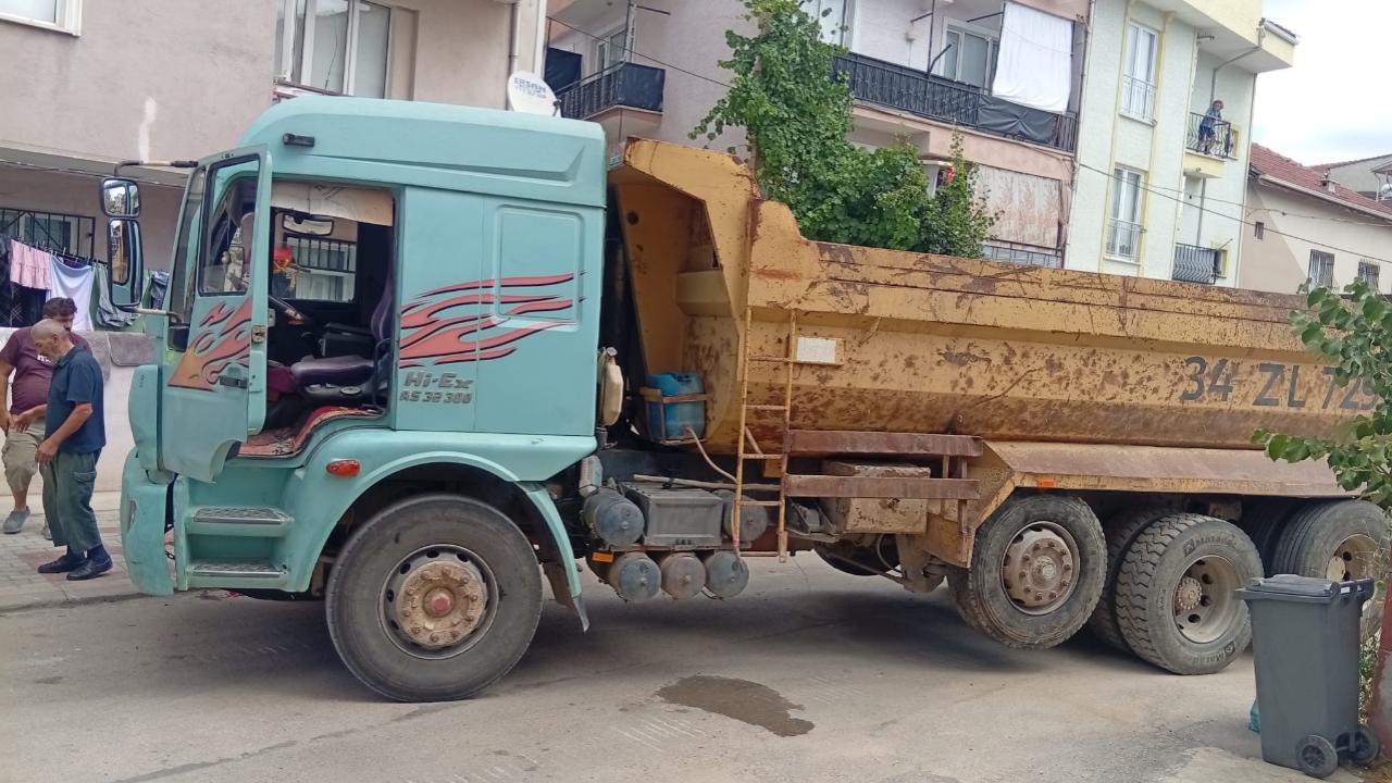 Bursa'da Kamyonun Çarptığı Bisikletli Çocuk Ağır Yaralandı