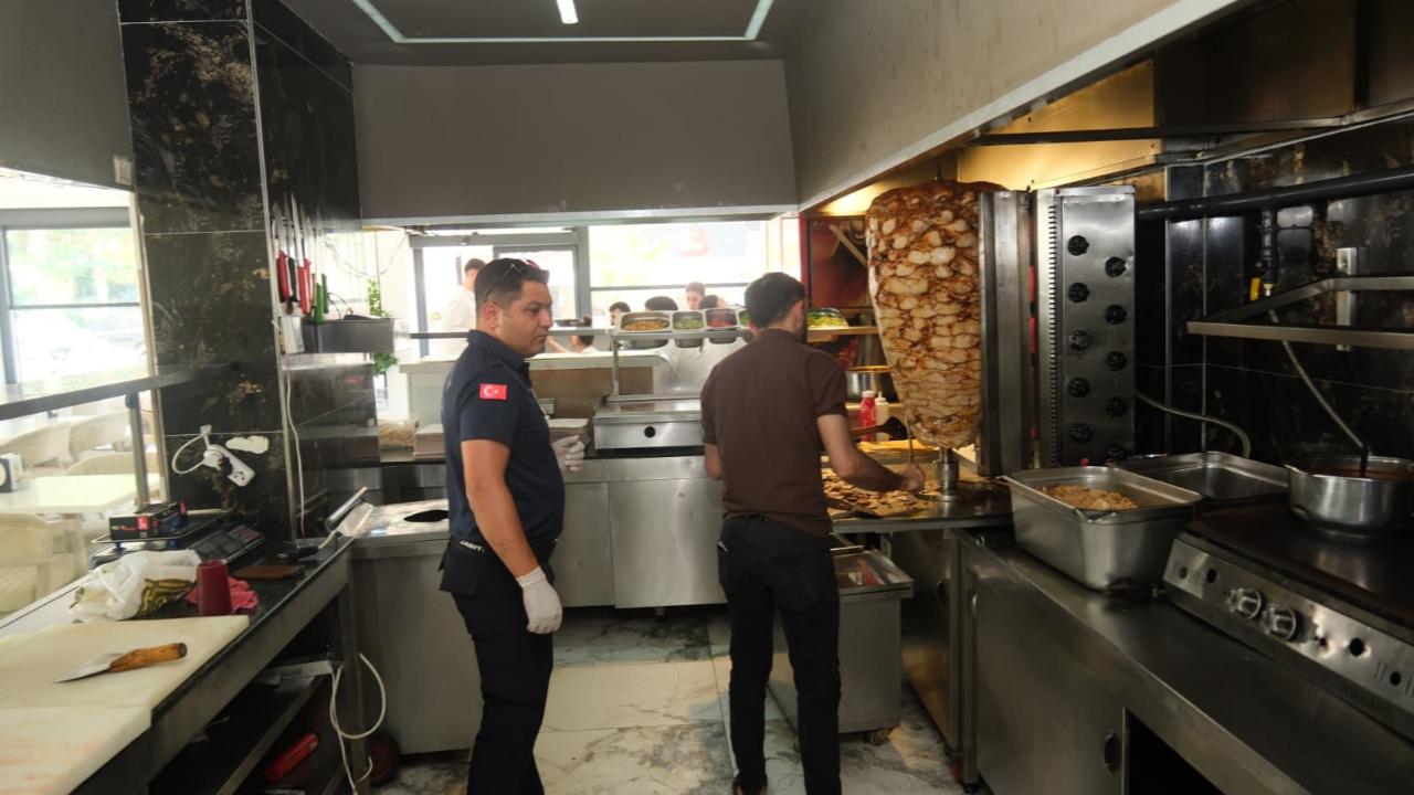 Ceyhan Belediyesi’nden Döner Satışı Yapan İşletmelere Sıkı Denetim