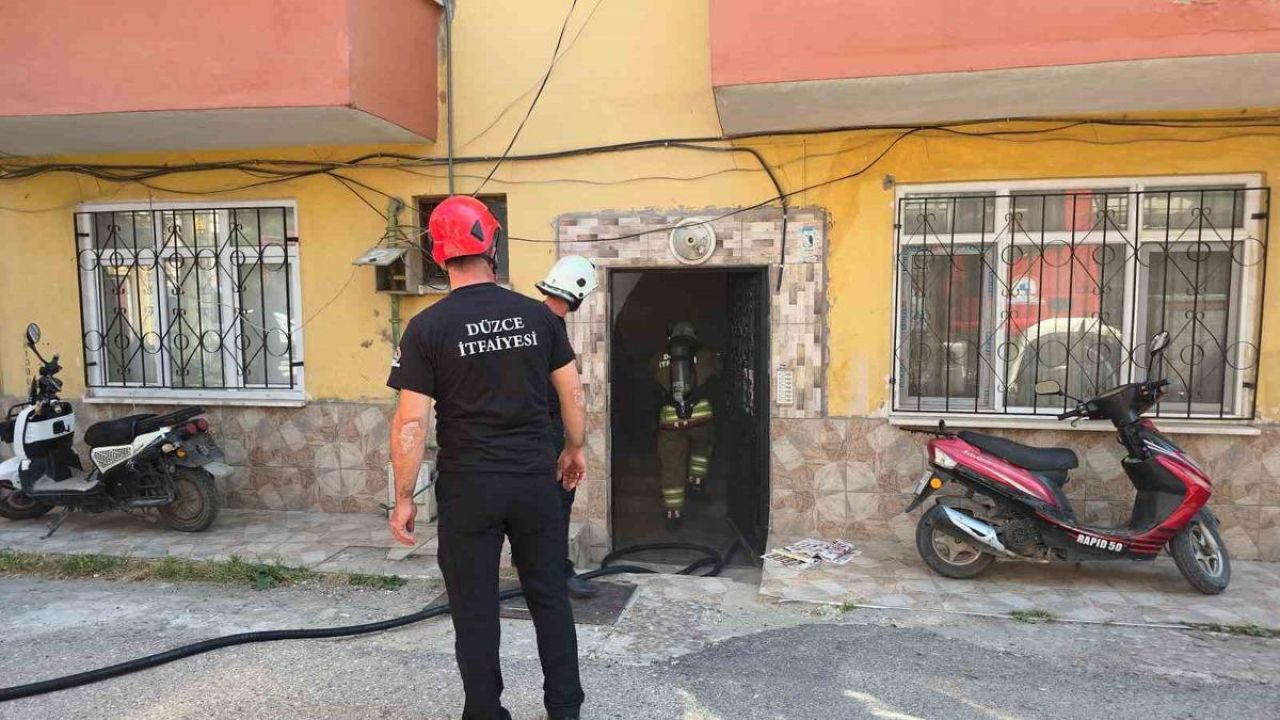 Çocukların Evcilik Oyunu Yürekleri Ağza Getirdi:Az Kalsın Ev Yanıyordu
