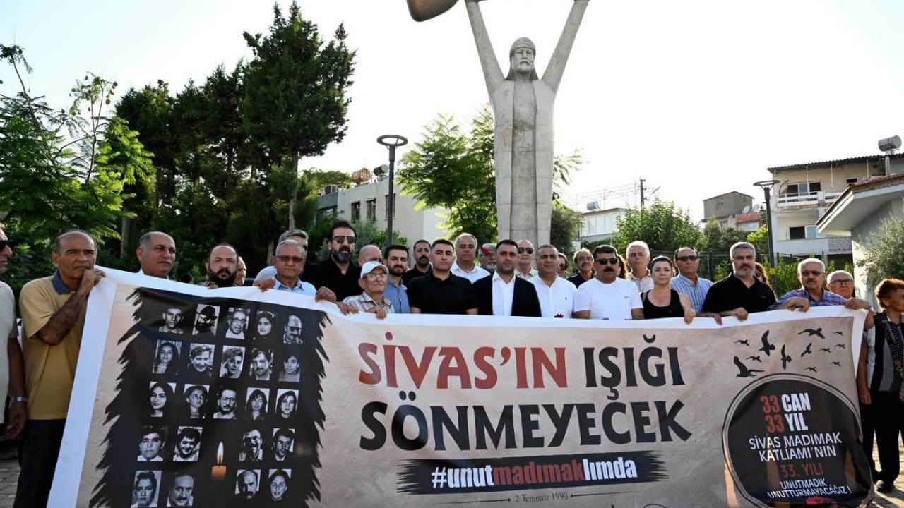 Çukurova'da Madımak Katliamında Hayatını Kaybedenler Anıldı