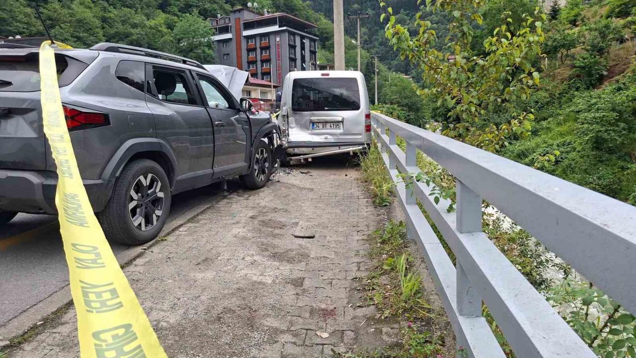 Feci Kaza:7 Arap Turist Yaralı