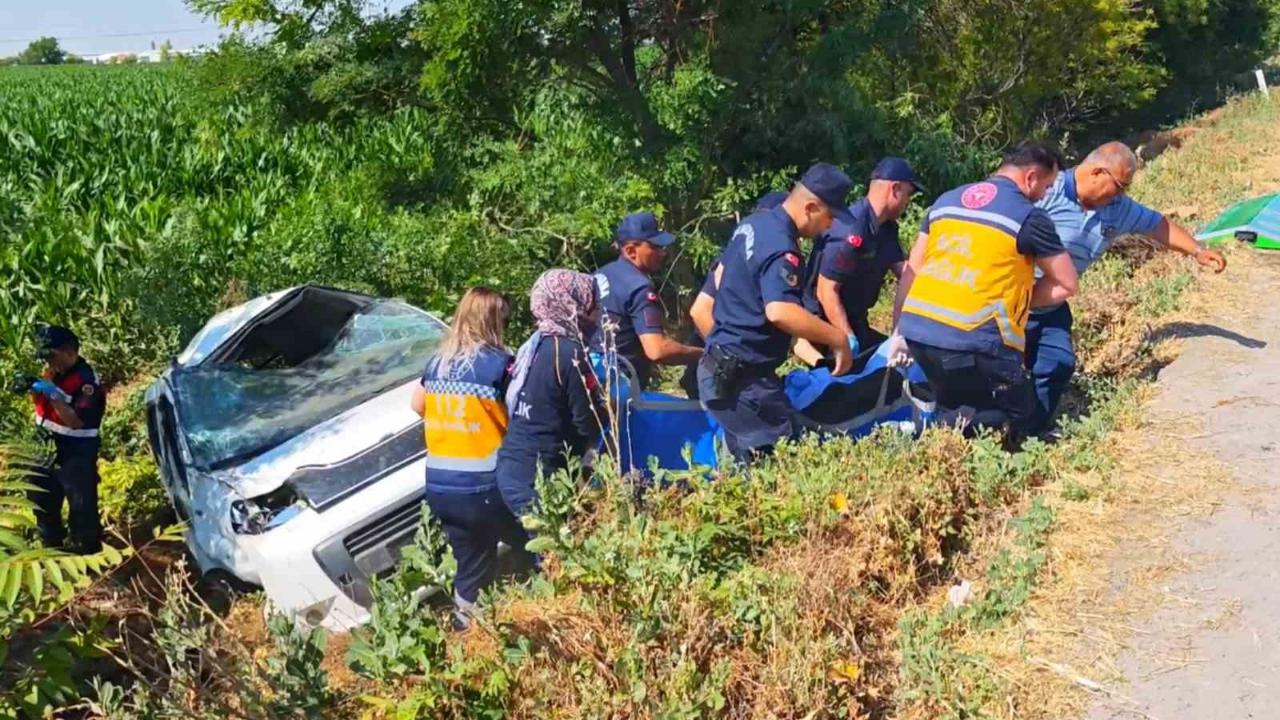 Otomobil Takla Attı:3 Ölü, 1 Yaralı