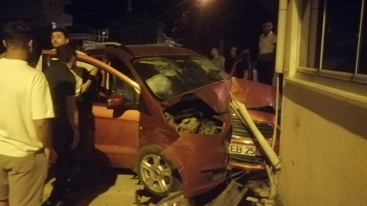 Tekirdağ Kapaklı'da Trafik Kazası: Alkollü Sürücü Duvara Çarptı
