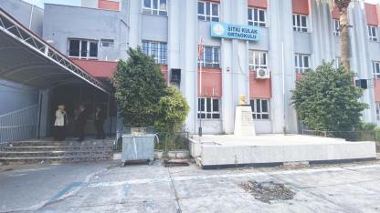Veliler İsyanda:"Çocuklarımız Kendi Okullarında Eğitim Görmek İstiyor"
